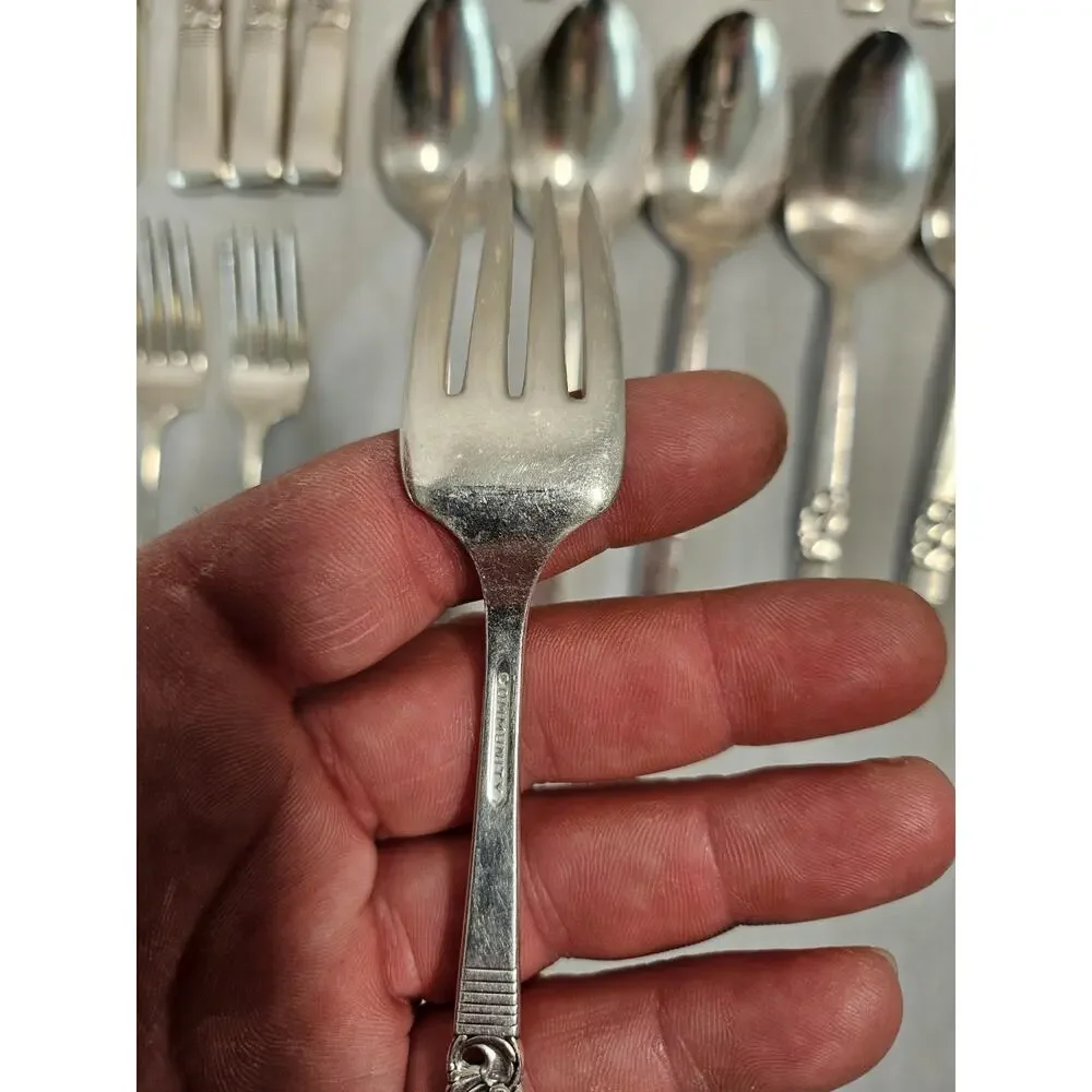 Oneida Community Morning Star Silverplate Flatware 26 Piece Lot